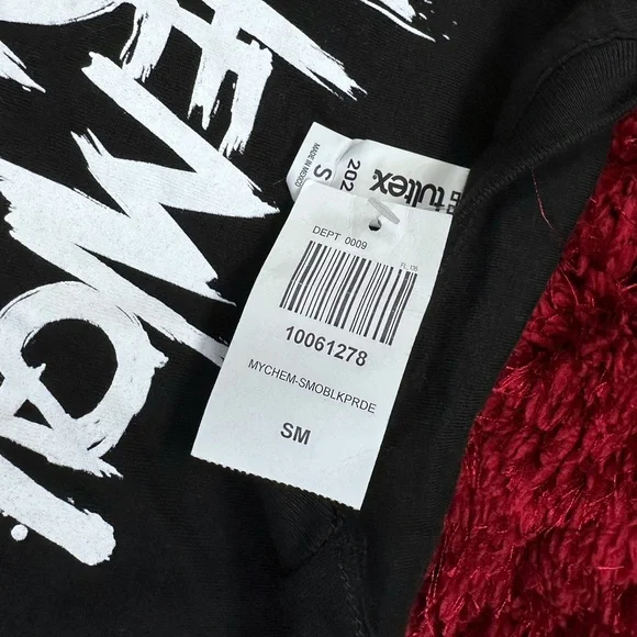 My Chemical Romance Band Merch Short Sleeve Shirt Small Black Parade New w/ Tags - Picture 3 of 6